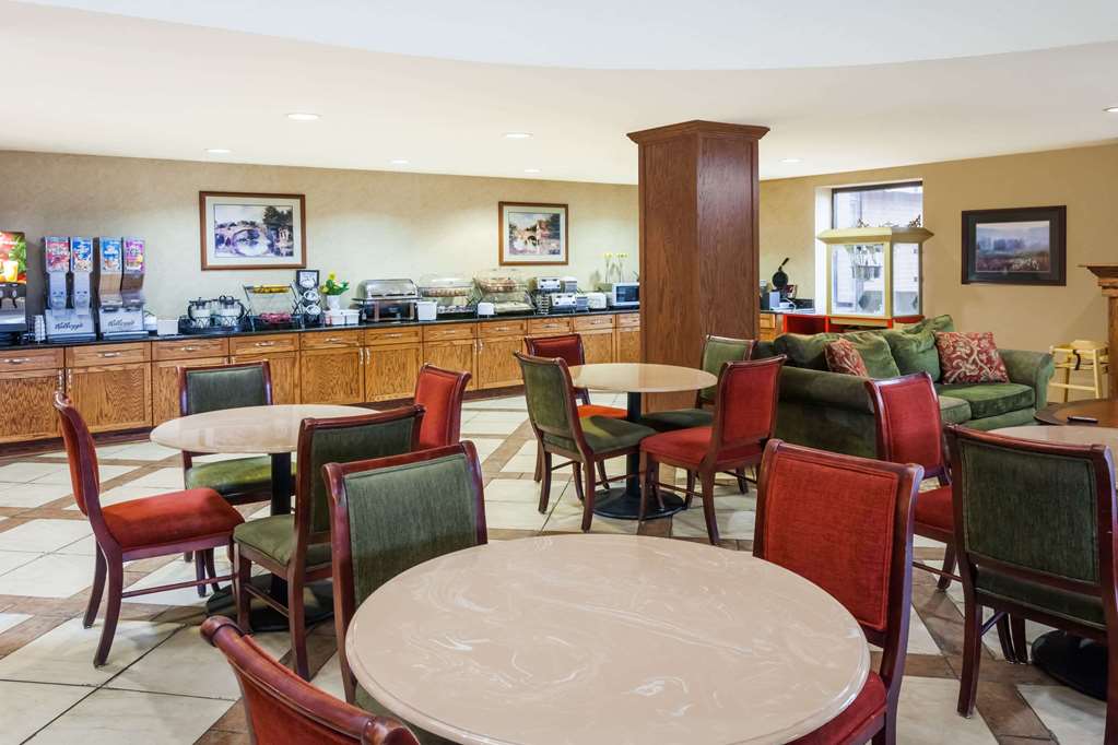 Baymont by Wyndham Elkhart - photo 34