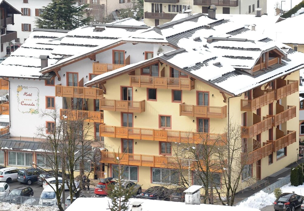 Canada - carbon neutral hotel in Pinzolo