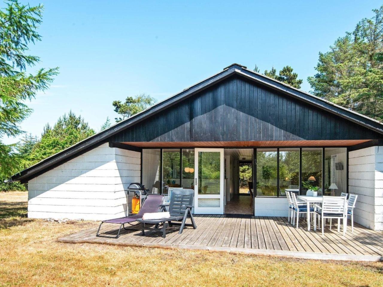 6 person holiday home in Ulfborg By Traum — 4-Star Luxury Hotel in Ulfborg, Denmark