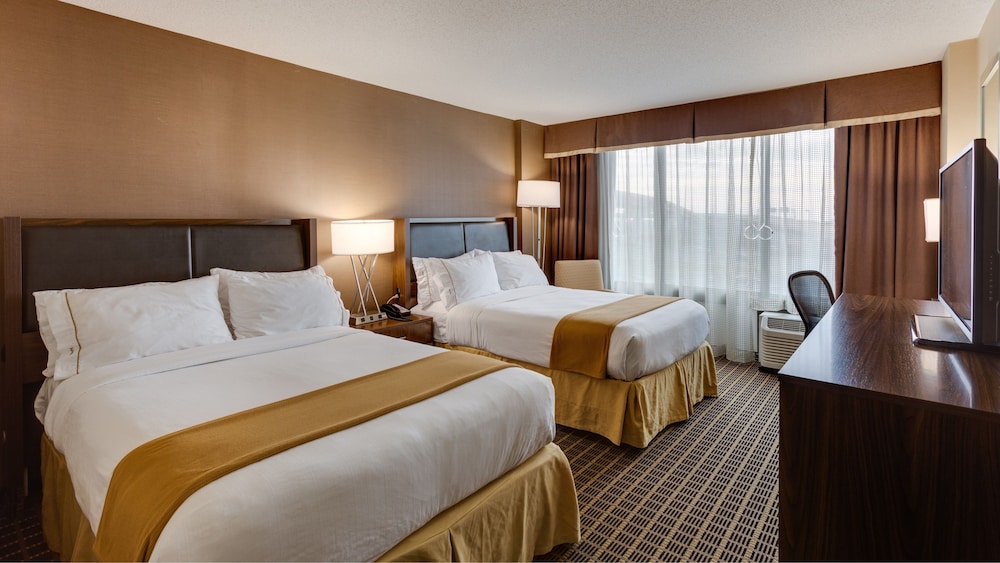 Holiday Inn Express Washington DC SW Springfield - photo 3