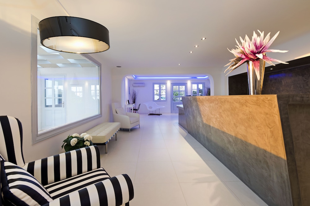 Lilium Hotel Santorini — Fira — photo 3