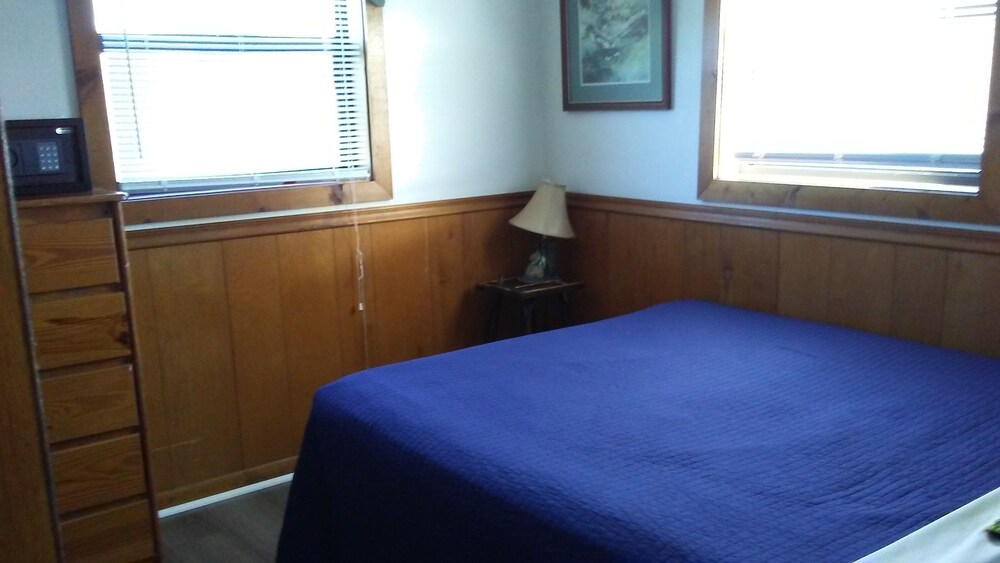 Camp Mack Lodge Marina & RV Resort - photo 12