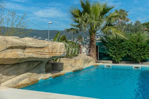 Oasis House — 4-Star Luxury Hotel in Calonge, Spain