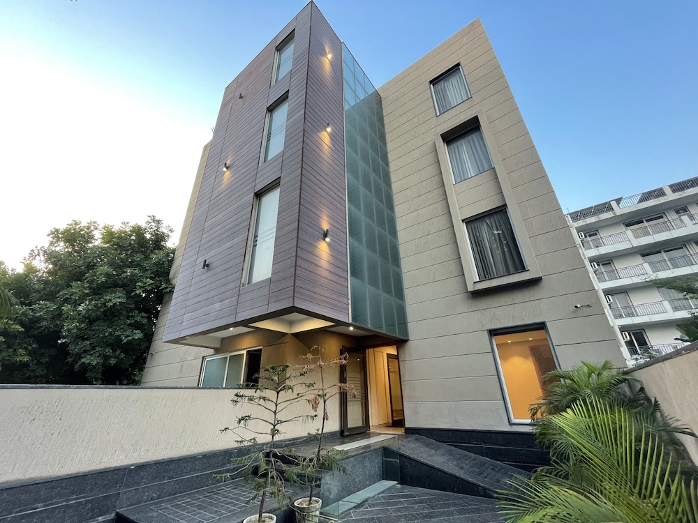Saltstayz Corporate Suites Golf Course Road