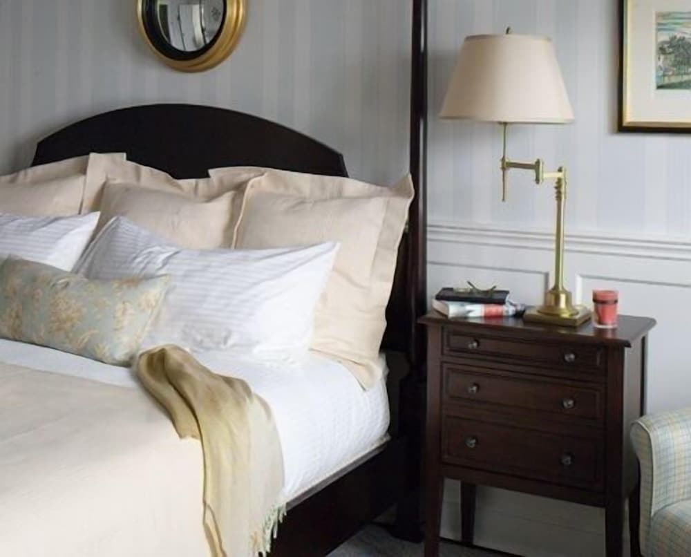 The White Hart - photo 3