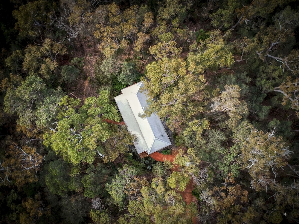 Forest Rise — 4-Star Luxury Hotel in Cowaramup, Australia