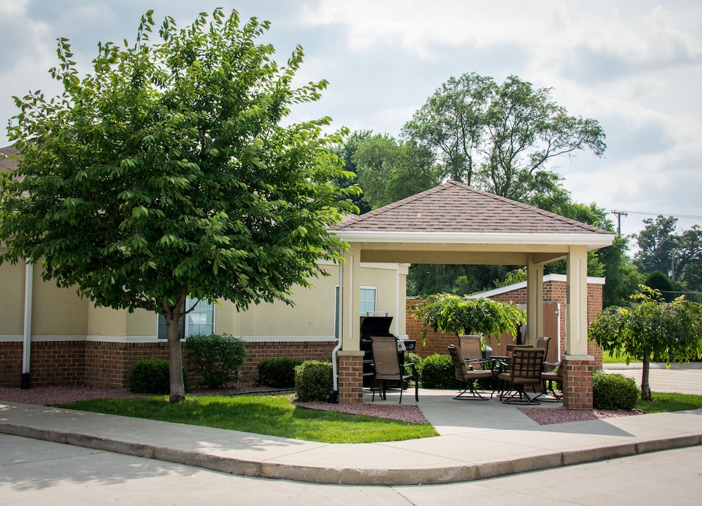 Candlewood Suites Airport by IHG - photo 22