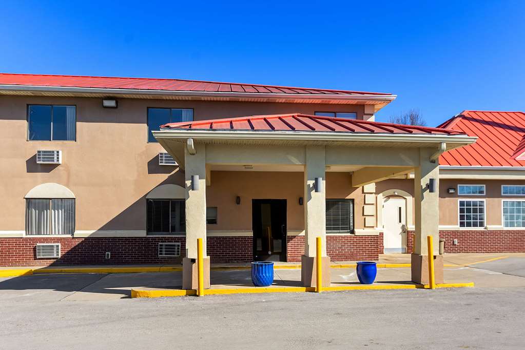 Super 8 by Wyndham Elizabethtown - photo 2