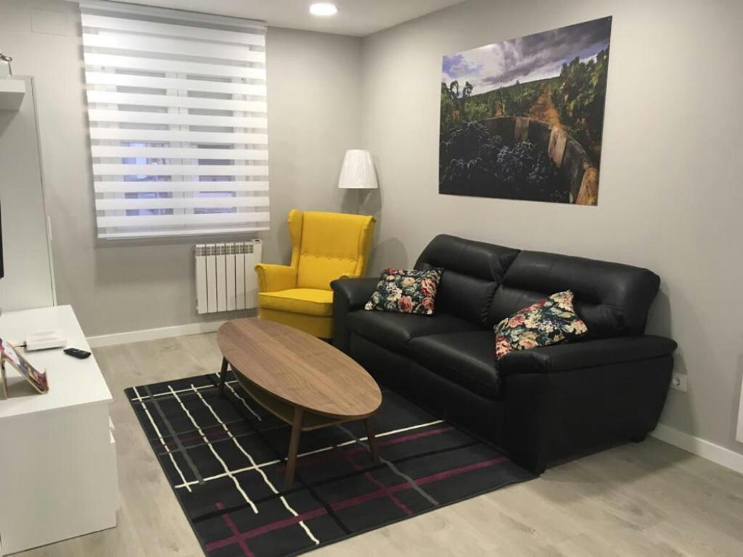 Apartamento Expectacular Centrico Nuevo 5 Min a Pie de la Laurel Vivienda de Uso Turistico — 4-Star Luxury Hotel in Logrono, Spain
