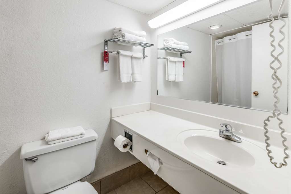 Econo Lodge Truman Inn - photo 17