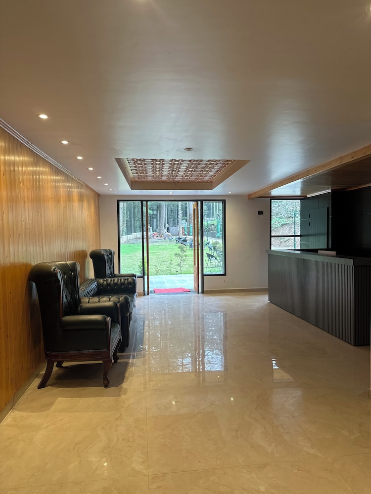 Hotel Pine Heritage - carbon neutral hotel in Ramban