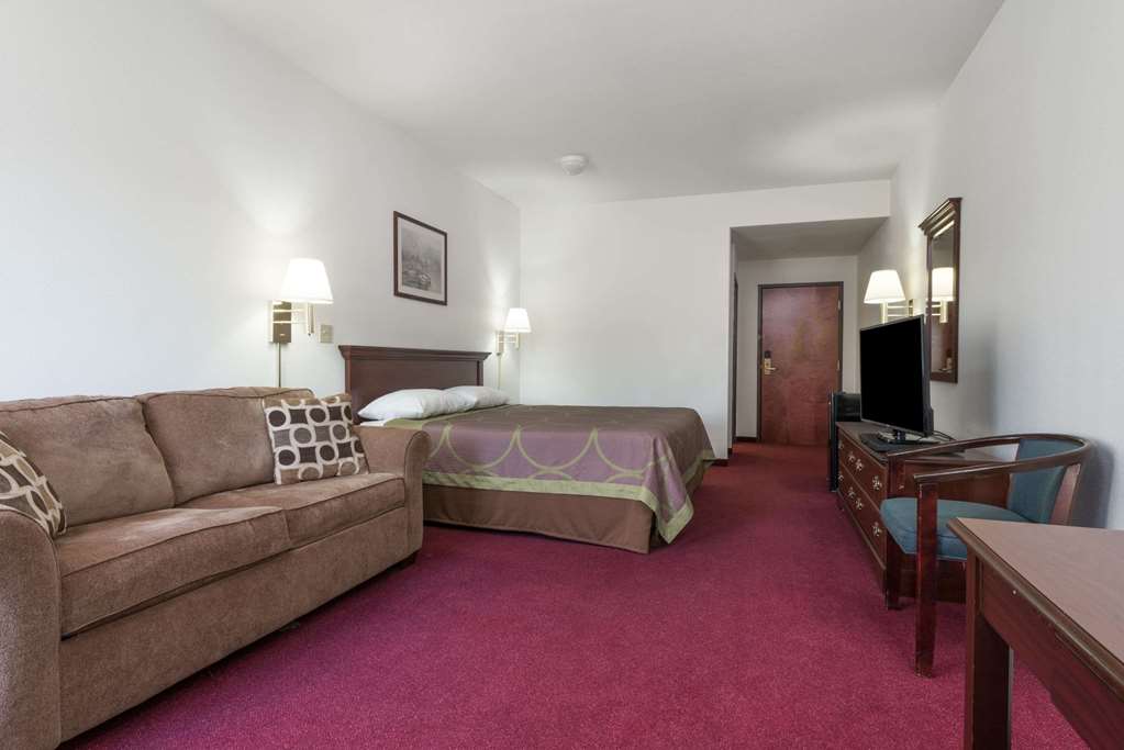 Super 8 by Wyndham Grayson - photo 7