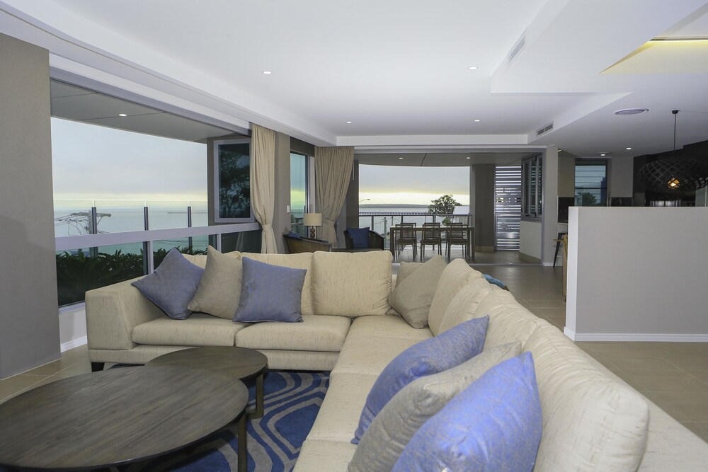 Aqua Aqua Luxury Penthouses — hotel in Urangan