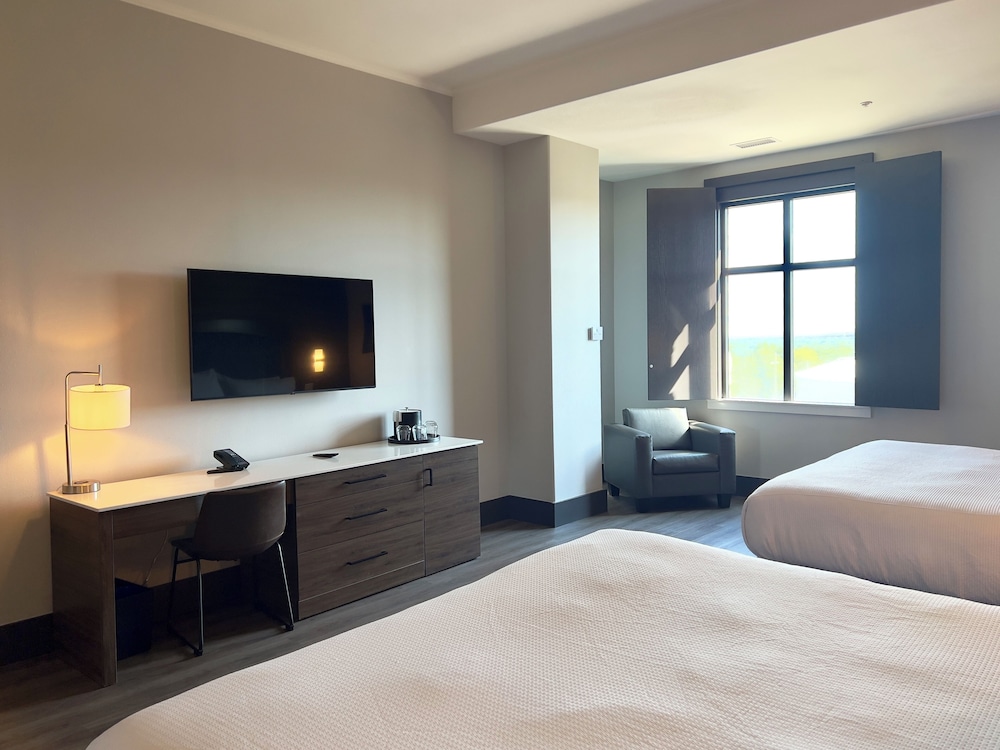 The Oread Lawrence Tapestry Collection by Hilton - photo 51