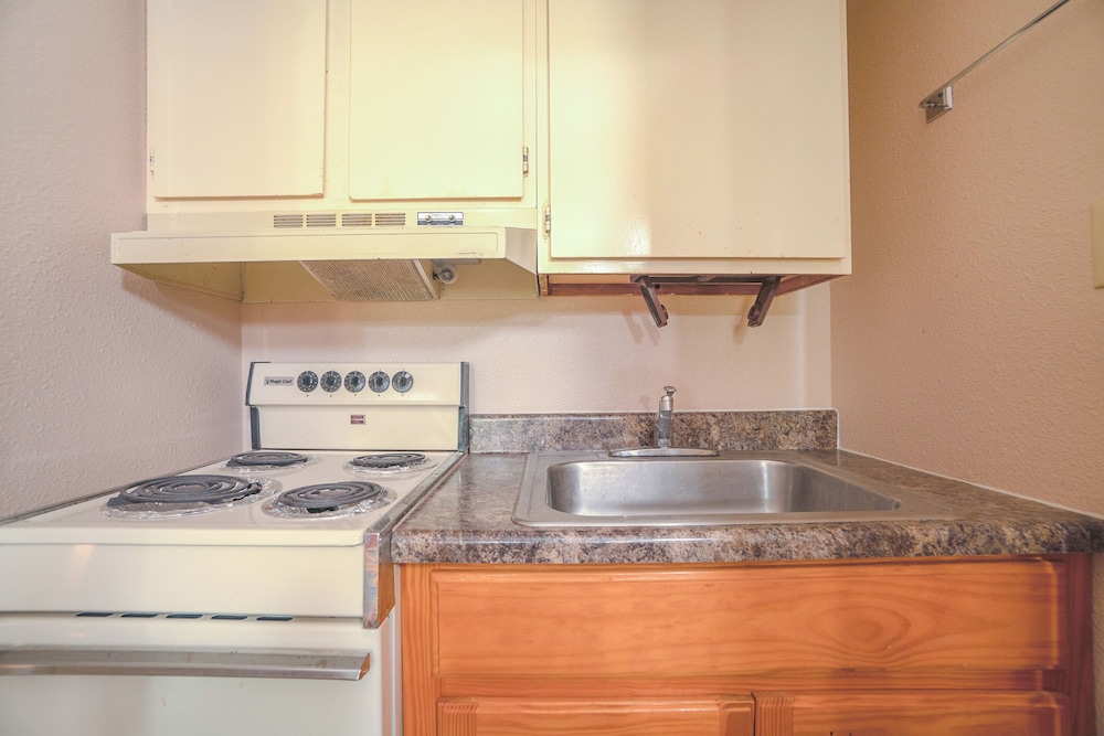 Vali Ho Motel By OYO Weslaco Mercedes - photo 40