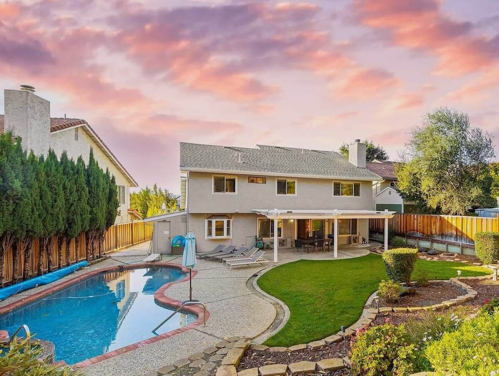 @ Marbella Lane 4BR Cozy home in SJ Pool — 4-Star Luxury Hotel in San Jose, United States