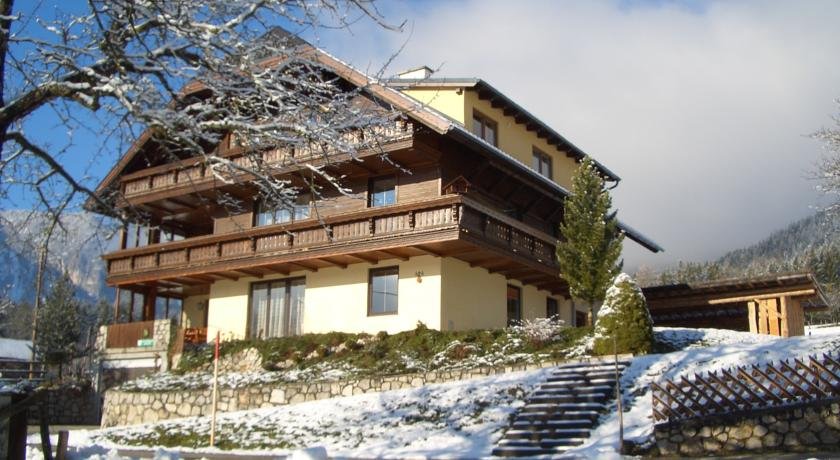 Putz Appartements — 4-Star Luxury Hotel in Groebming, Austria