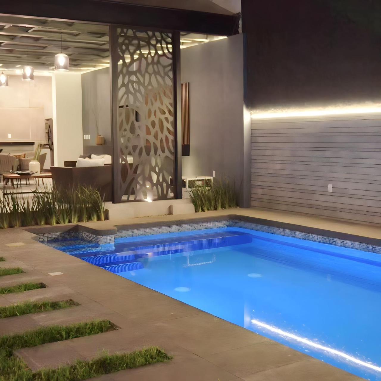 Casa familiar con Alberca Privada Climatizada — 4-Star Luxury Hotel in Guadalajara, Mexico