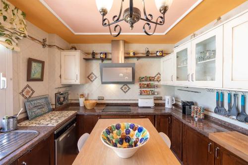 LOR Pintada Apartments 2A — 4-Star Luxury Hotel in Nerja, Spain