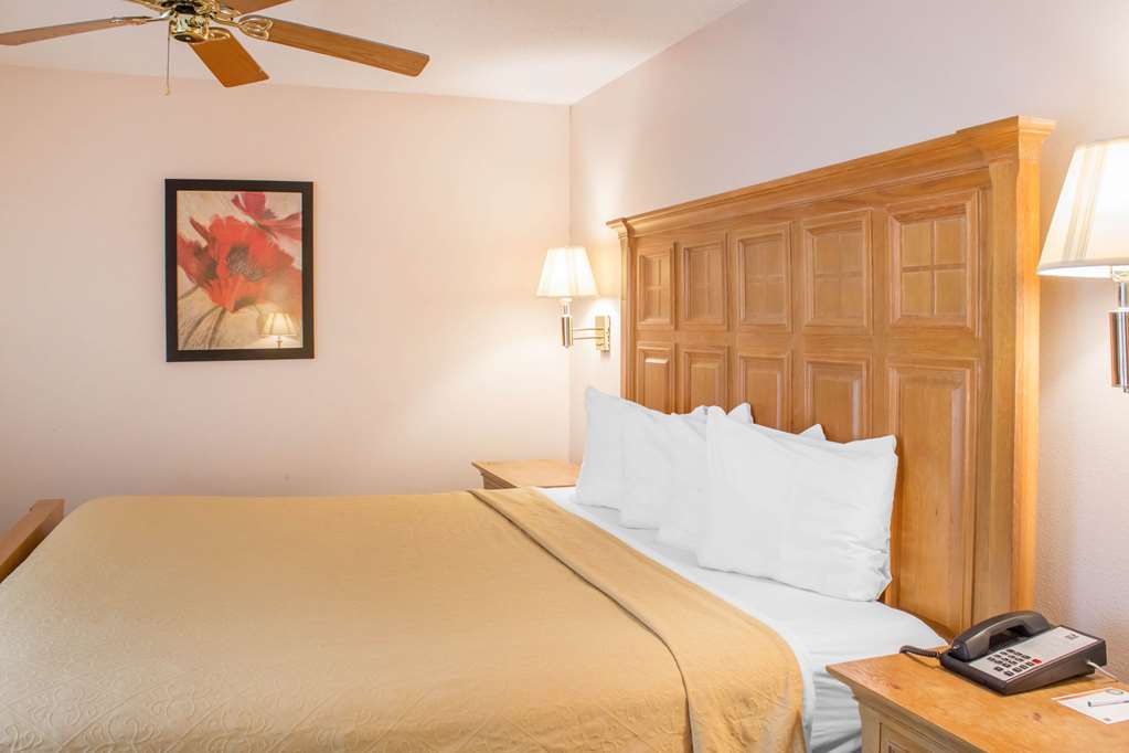 Econo Lodge Raleigh near Walnut Creek Amphitheatre - photo 55