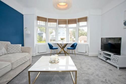 A Piece of Seaside Serenity on the Sandbanks Peninsula — 4-Star Luxury Hotel in Poole, United Kingdom