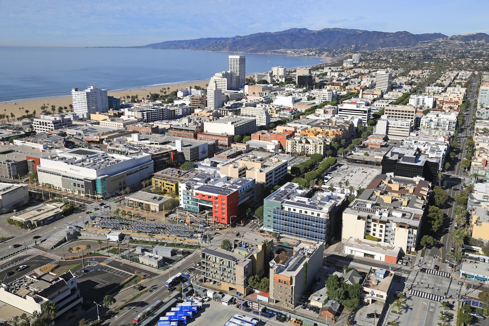 Courtyard by Marriott Santa Monica - photo 52
