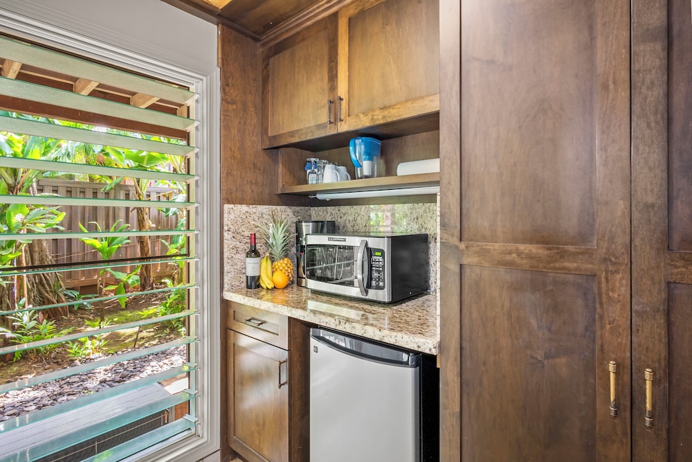 The Mauian Boutique Beach Studios on Napili Bay - photo 8