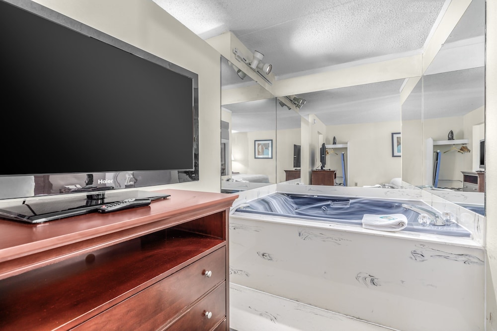 Crossroads Inn & Suites - photo 44