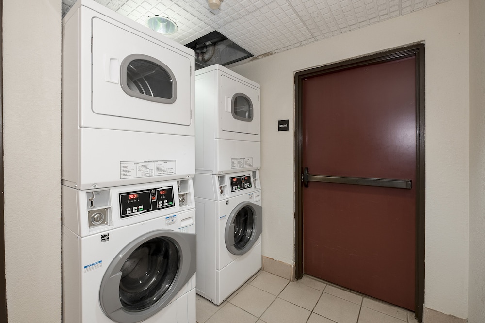 Red Roof Inn & Suites Newnan - photo 26
