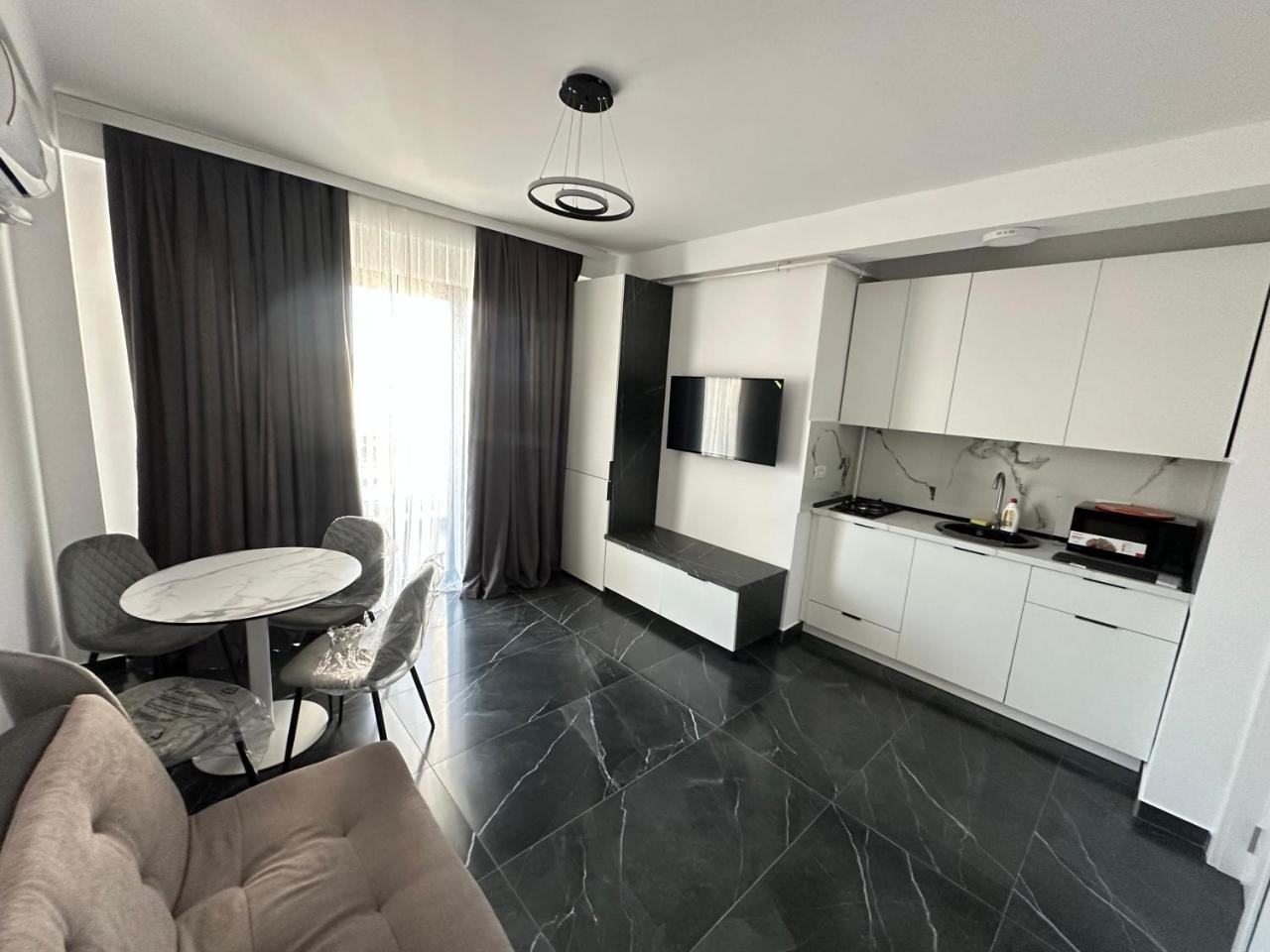 Matymar Black & White — hotel in Eforie