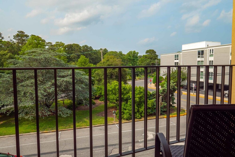 The Breakers Hotel & Suites - photo 27