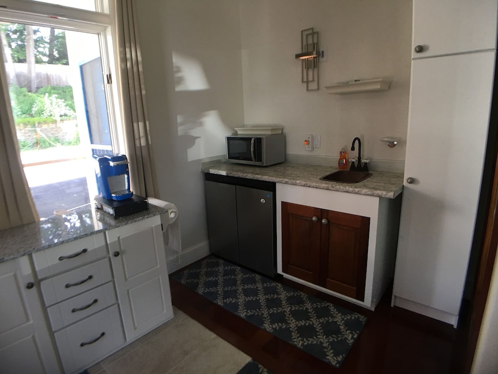 Camden Riverhouse Hotel - photo 40
