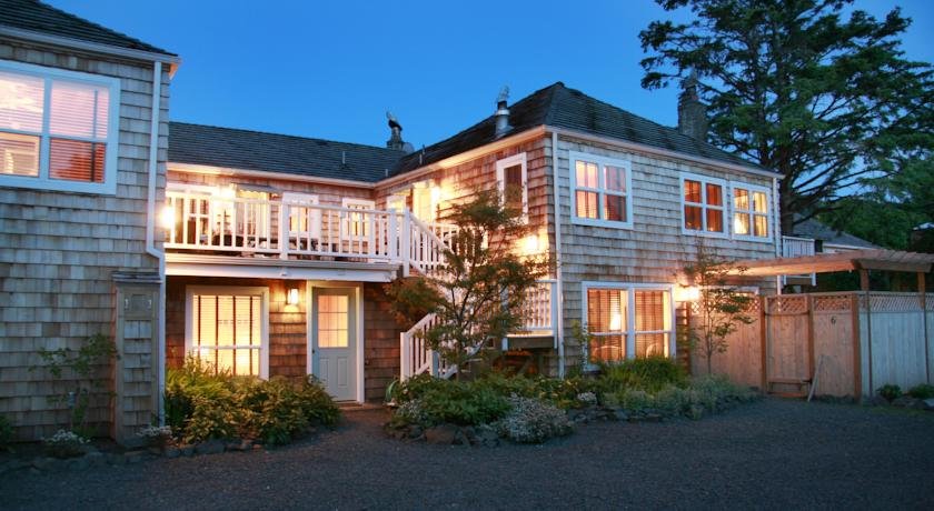 The Inn at Arch Cape - carbon neutral hotel in Astoria