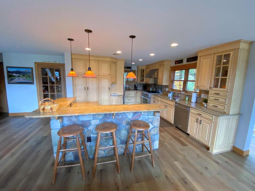 M1 Luxury home a short walk from the Mount Washington Hotel AC heated floor stunning views - photo 25