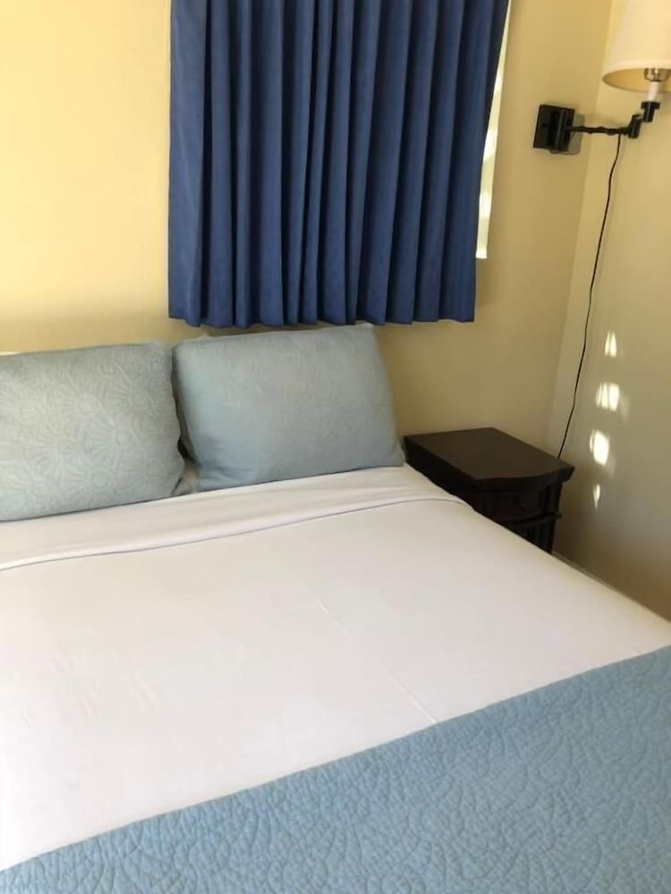 Rest Haven Motel - photo 14