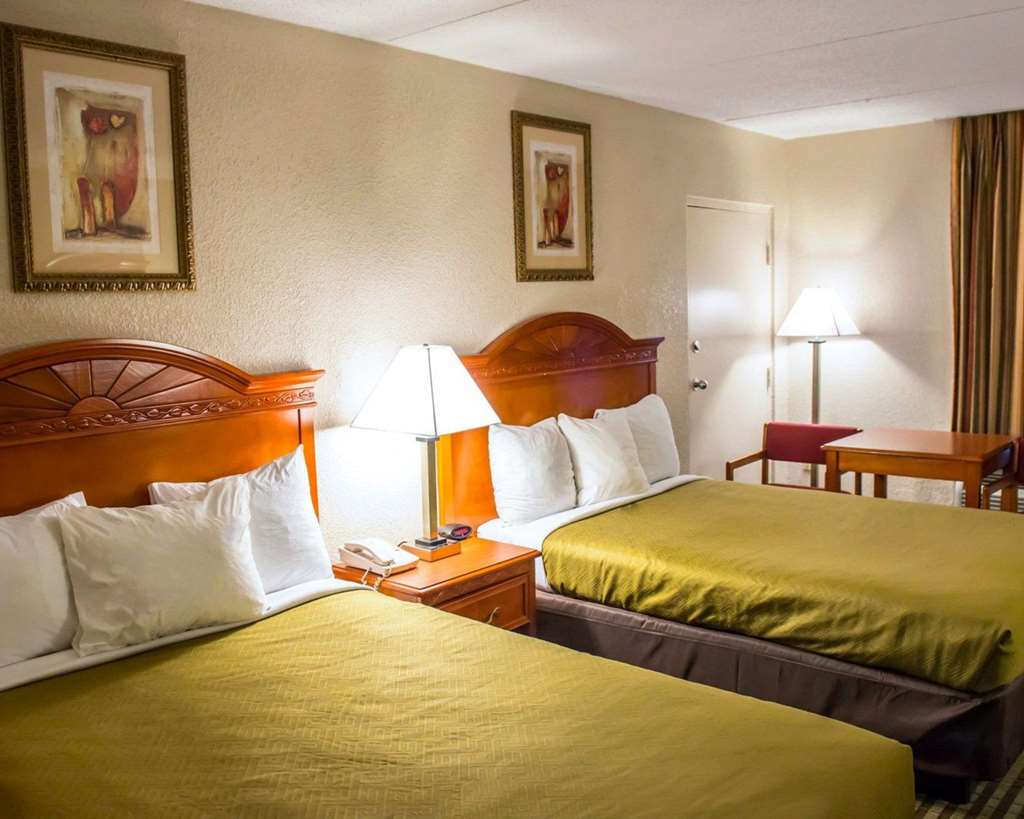 Econo Lodge Panama City St. Andrews - photo 18
