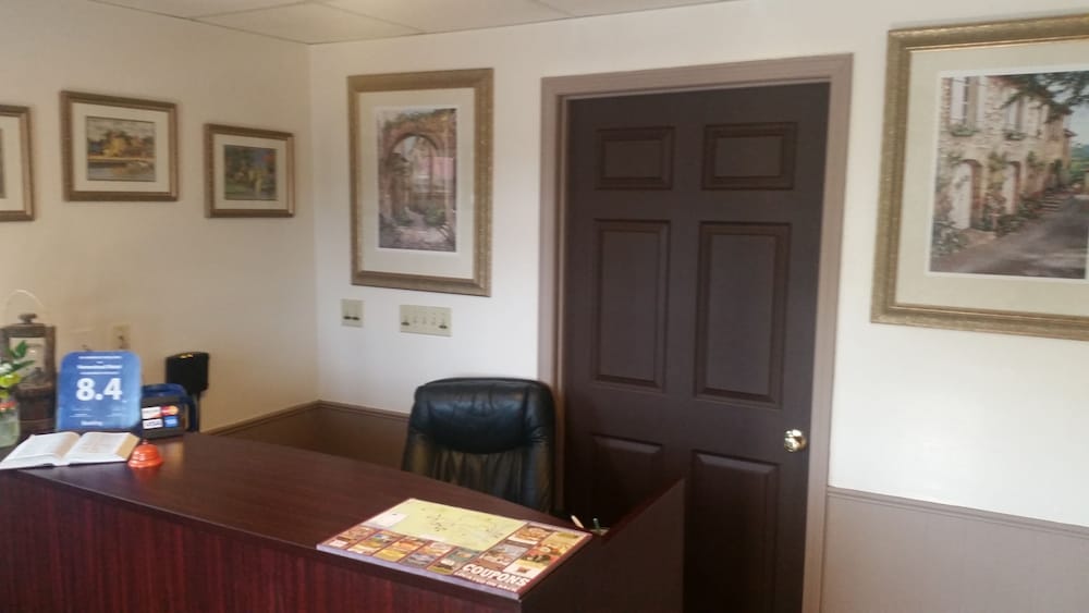 Homestead Motel - photo 2