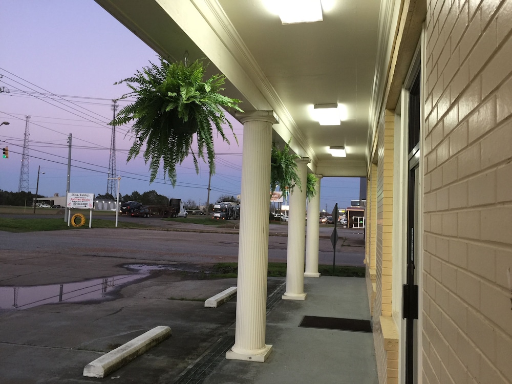 Stay Express Inn & Suites Demopolis - photo 23