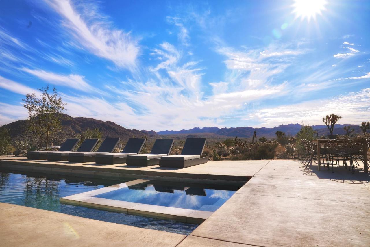 Amaru Muru Luxury Retreat with Pool Hot Tub Yoga — hotel in Joshua Tree