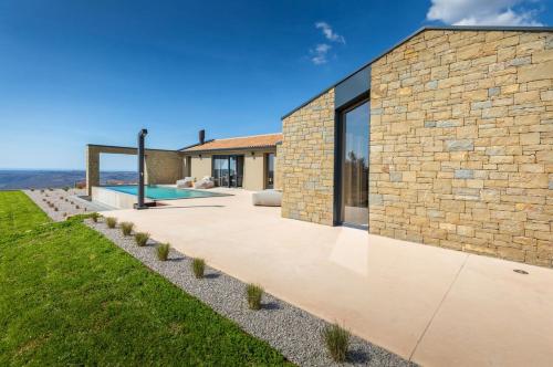 Villa Rea by Villsy with private pool sauna and jacuzzi — 4-Star Luxury Hotel in Groznjan, Croatia