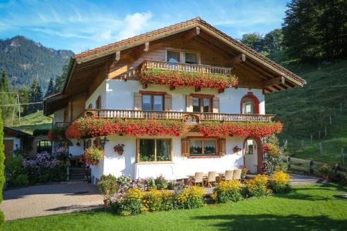 Haus Almfrieden — 4-Star Luxury Hotel in Ramsau, Germany