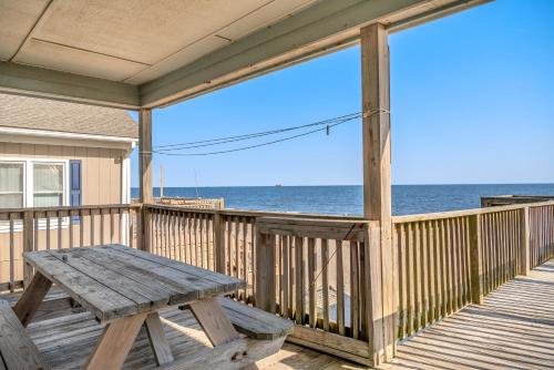 Front Row by Oak Island Accommodations - photo 29