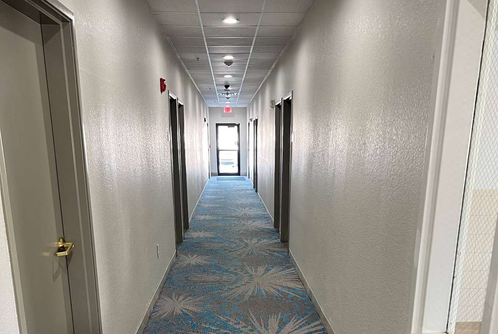 Days Inn by Wyndham near Kansas Speedway - photo 27