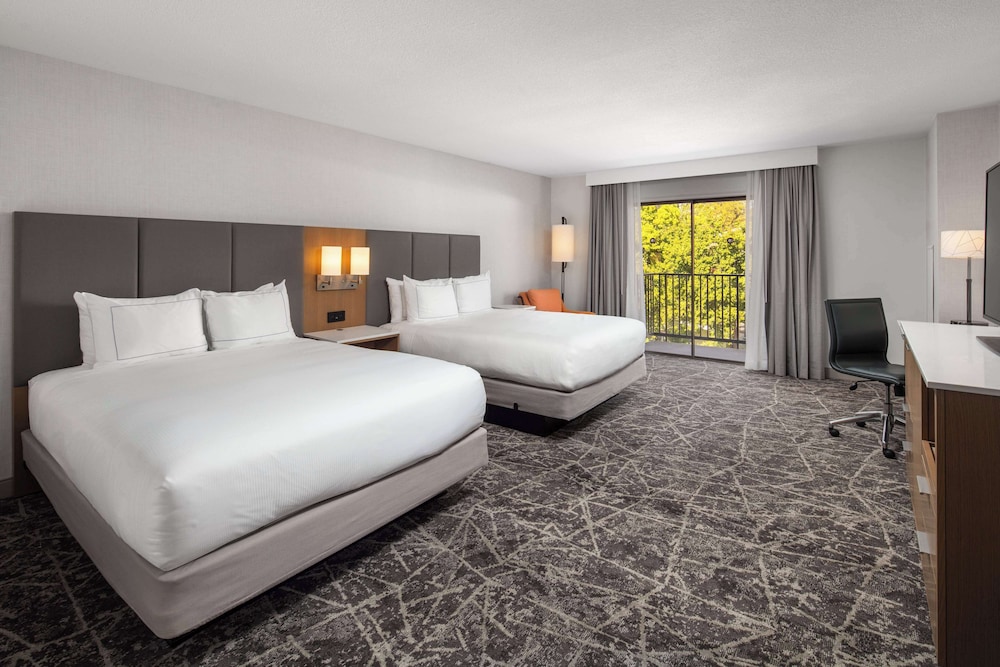 DoubleTree By Hilton Sacramento - photo 6