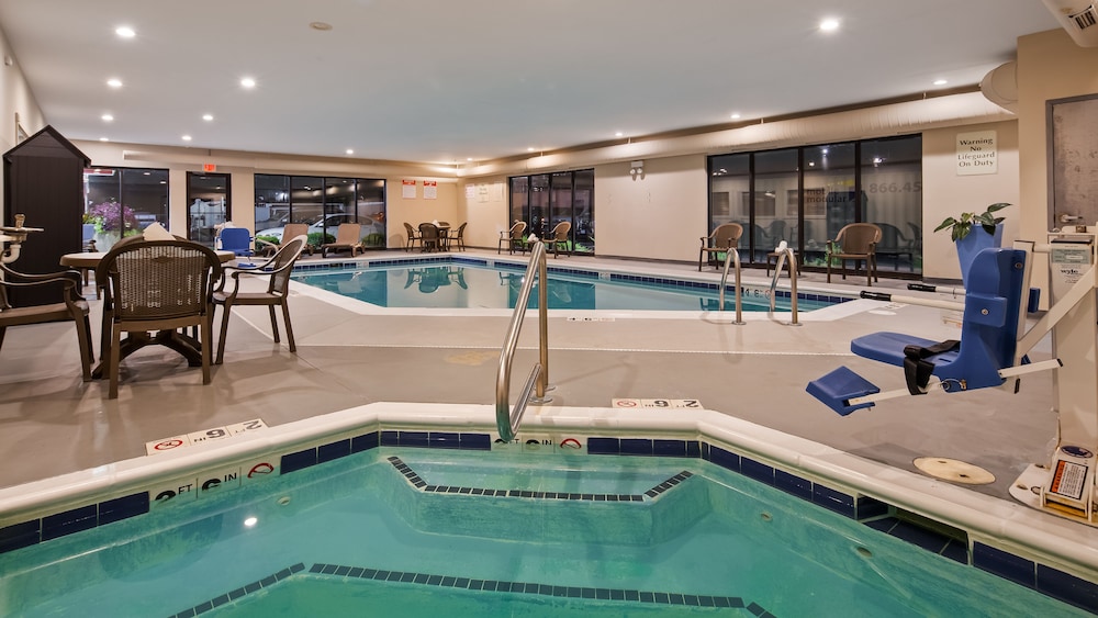 Spark by Hilton Oak Forest - photo 42