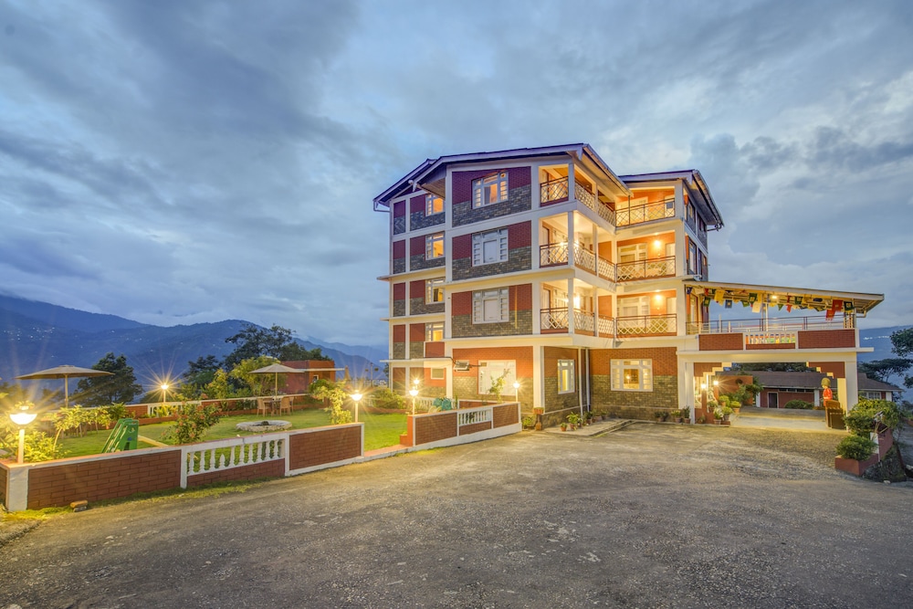 Summit Tashi Ghang Heritage Resort — hotel in Gyalshing