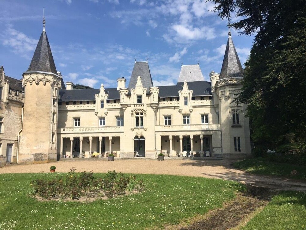 Chateau de Salvert — 4-Star Luxury Hotel in Neuille-Pont-Pierre, France