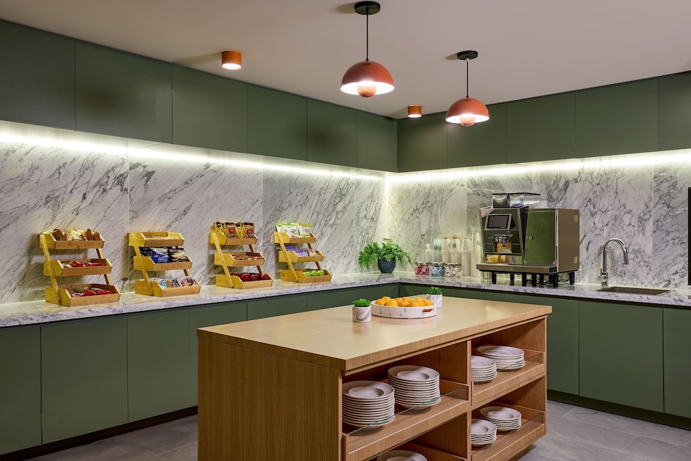 Delta Hotels by Marriott New York Times Square - photo 31