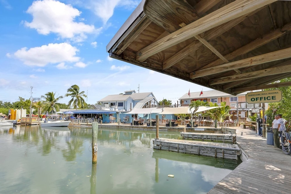 Coral Palm by Avantstay Key West Walkable Gated Community & Shared Pool - photo 2