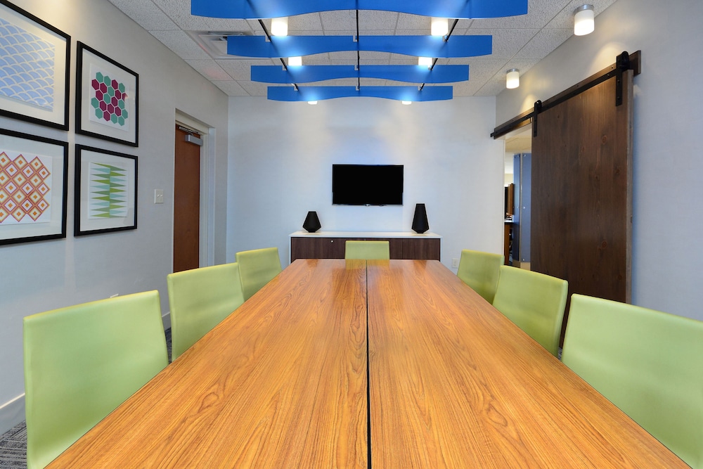 Holiday Inn Express & Suites Raleigh Durham Airport at RTP by IHG - photo 48